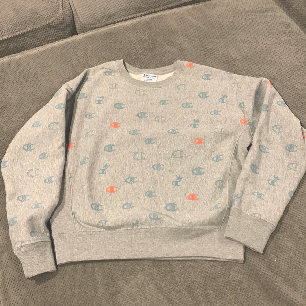 Champion women’s crewneck.